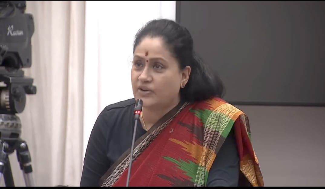 Mlc Vijayashanthi ఉద్యమకారుల హామీలు ఏమయ్యాయి