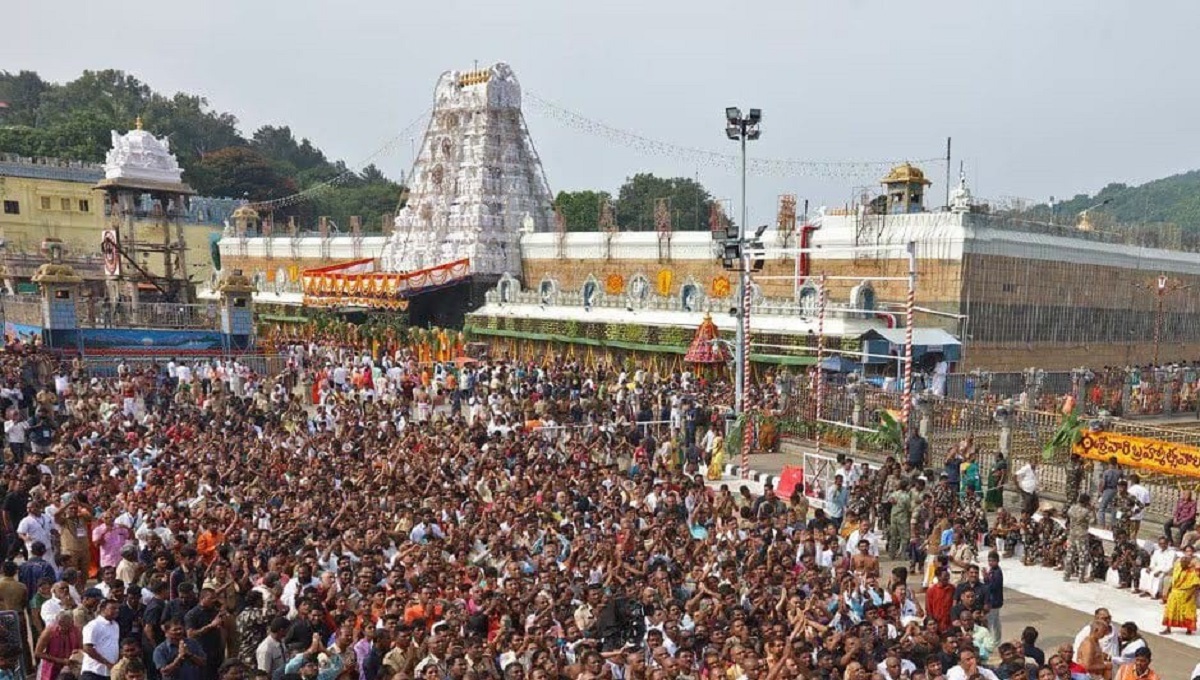 Tirumala Today Updates Telugu నేడు శ్రీవారి దర్శనానికి ఎంత సమయం పడుతుందంటే