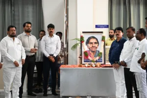 చౌదర్పల్లిలో స్మార్ట్ రేషన్ కార్డుల పంపిణీ చౌదర్పల్లిలో స్మార్ట్ రేషన్ కార్డుల పంపిణీ
