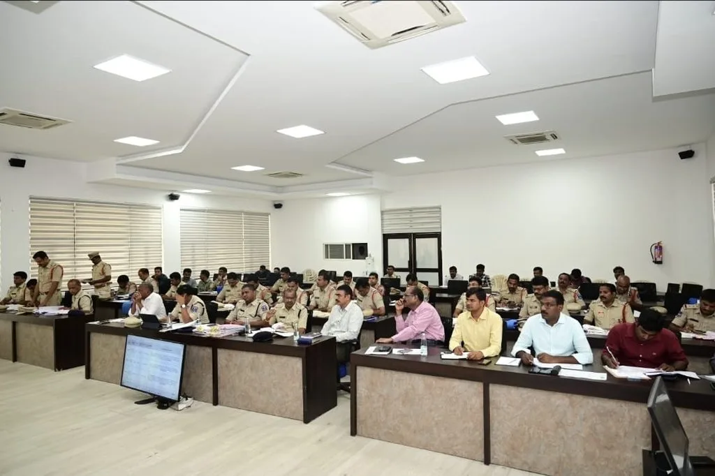 నాణ్యమైన దర్యాప్తు, టెక్నాలజీ వినియోగం, ప్రజా భద్రతే లక్ష్యం: ఫ్యూచర్ సిటీ సీపీ డా. తరుణ్ జోషి