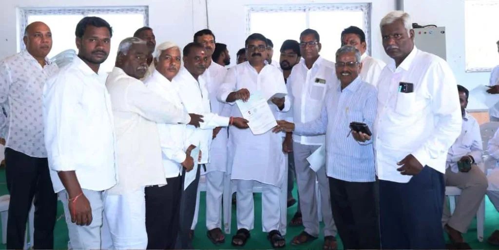 108 మందికి రూ.51 లక్షల CMRF చెక్కుల పంపిణీ