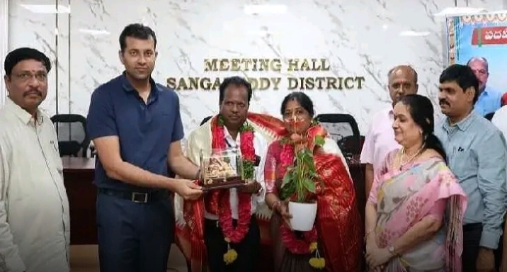 ఉద్యోగులు బాధ్యతాయుతంగా పనిచేయాలి: సంగారెడ్డి జిల్లా కలెక్టర్ ఉద్యోగులు బాధ్యతాయుతంగా పనిచేయాలి: సంగారెడ్డి జిల్లా కలెక్టర్