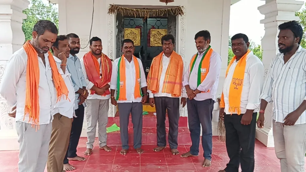 ఉమ్మడి మెదక్ జిల్లాలో టేక్మాల్ మండల బీజేపీ నేతలకు కీలక పదవులు ఉమ్మడి మెదక్ జిల్లాలో టేక్మాల్ మండల బీజేపీ నేతలకు కీలక పదవులు