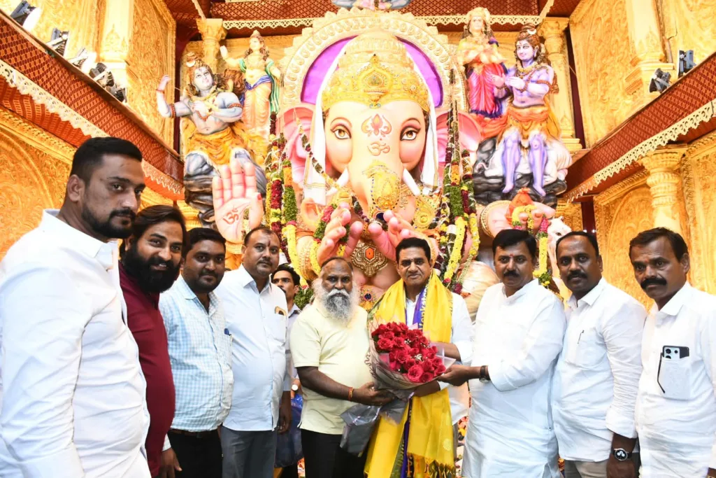 జగ్గారెడ్డిని మర్యాదపూర్వకంగా కలిసిన నూతన డీసీసీ అధ్యక్షుడు చంద్రశేఖర్ రెడ్డి