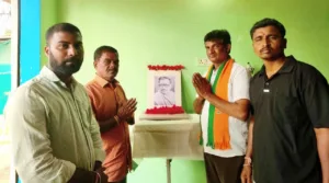 6వ వార్డులో బతుకమ్మ చీరల పంపిణీ