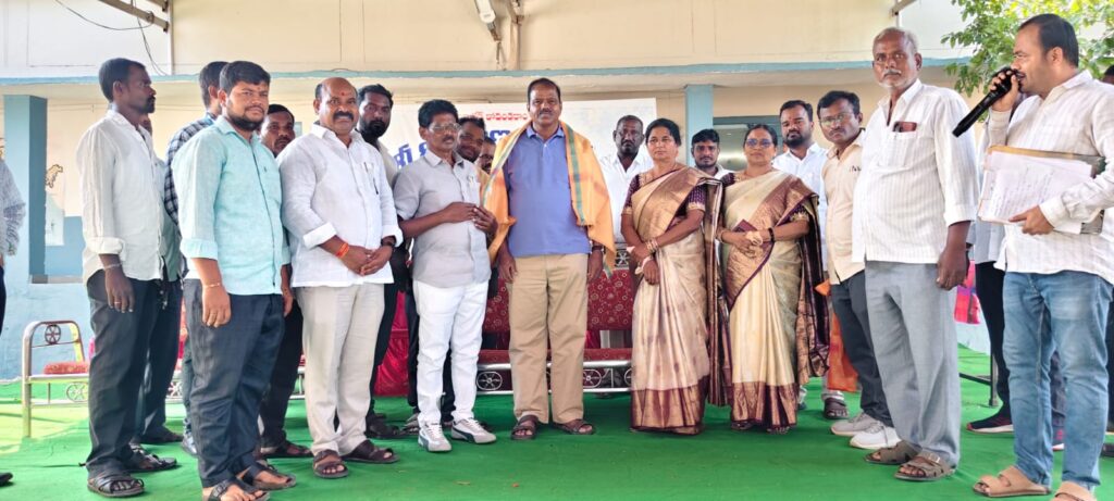 పదవీ విరమణ కార్యక్రమంలో పాల్గొన్న మాజీ ఎమ్మెల్యే భూపాల్ రెడ్డి పదవీ విరమణ కార్యక్రమంలో పాల్గొన్న మాజీ ఎమ్మెల్యే భూపాల్ రెడ్డి