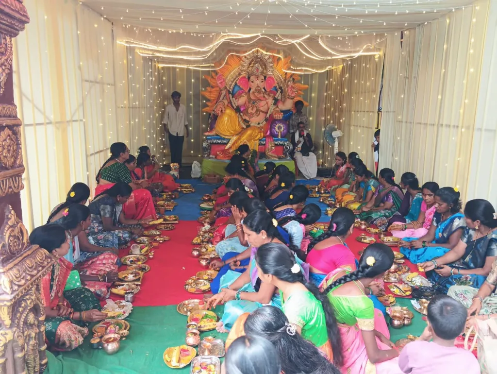 మహంకాళి ఆలయంలో కుంకుమార్చన, అన్నప్రసాద వితరణ