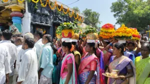 వేల్పుగొండలో ఘనంగా ప్రపంచ పర్యాటక దినోత్సవం: తుంబురేశ్వర క్షేత్రంలో బోనాలు, బతుకమ్మ సంబరాలు