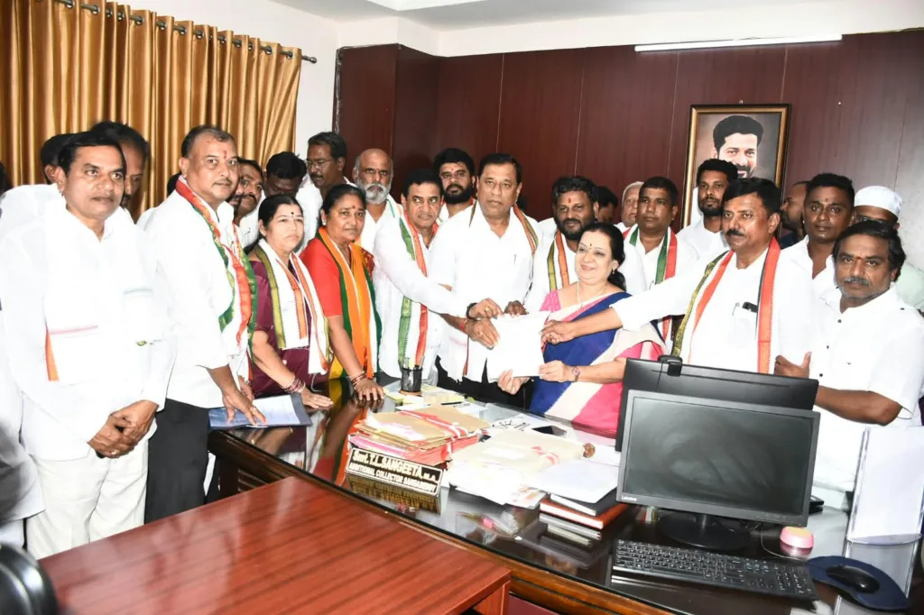 సీఈసీ జ్ఞానేష్‌ కుమార్‌ రాజీనామా చేయాలి: సంగారెడ్డిలో కాంగ్రెస్ భారీ ర్యాలీ