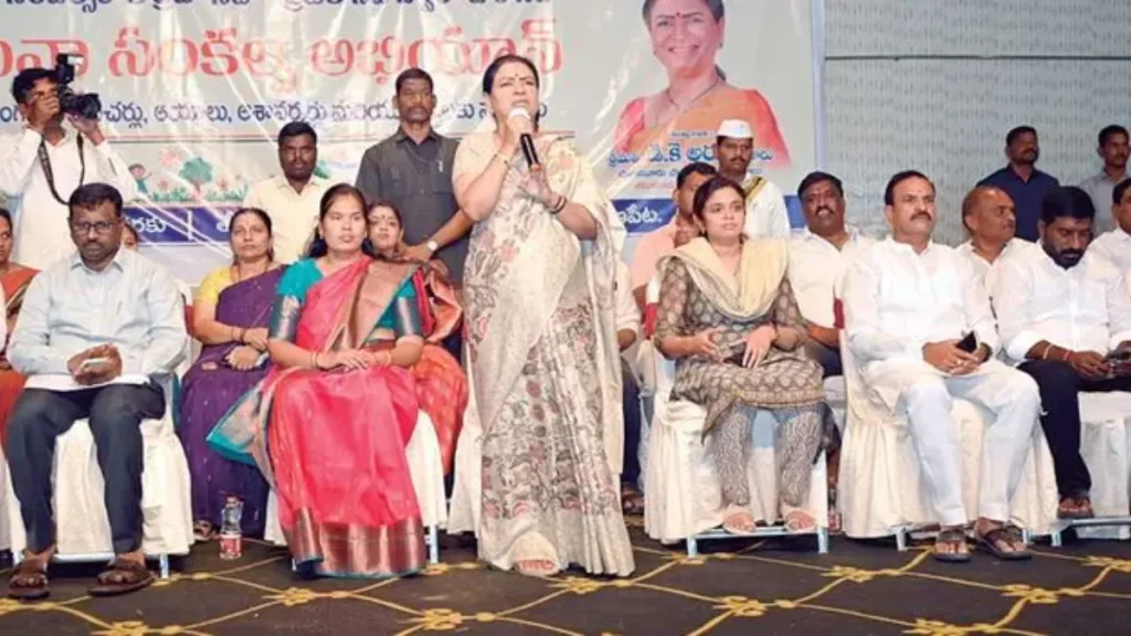 ప్రజాసేవలో ప్రతిఒక్కరూ భాగస్వాములు కావాలి: మహబూబ్‌నగర్ ఎంపీ డీకే అరుణ పిలుపు