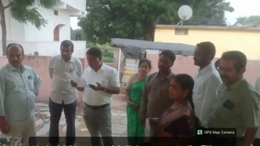 పెన్షన్ దరఖాస్తులను పరిశీలించిన డిఆర్డిఓ