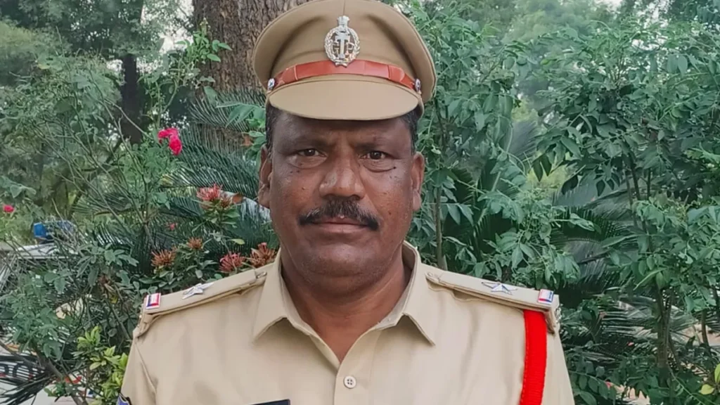హెడ్ కానిస్టేబుల్ సంగయ్య కు ఏ ఎస్ ఐ గా పదోన్నతి