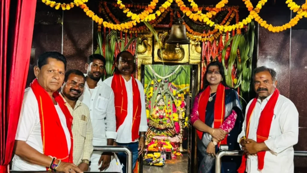 అంబా భవానీ మాత ఆలయంలో మాజీ జెడ్పీటీసీ తాండ్ర విశాల శ్రవణ్ రెడ్డి ప్రత్యేక పూజలు