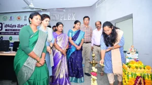 దేవి నవరాత్రులు 8వ రోజు దుర్గామాతగా దర్శనం..గాంధీ నగర్ లో చండి హోమం
