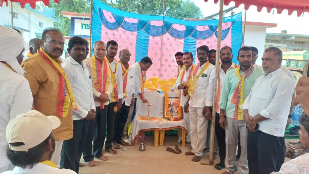ఎల్లంపల్లిలో ఘనంగా పండగ సాయన్న జయంతి వేడుకలు ఎల్లంపల్లిలో ఘనంగా పండగ సాయన్న జయంతి వేడుకలు