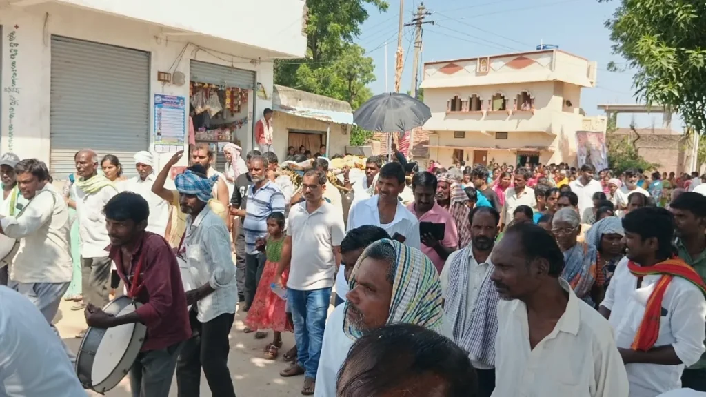 ఏసిరెడ్డి సత్తిరెడ్డి మృతి రాంసాగర్ గ్రామానికి తీరని లోటు: కాంగ్రెస్ మండల అధ్యక్షుడు మహదేవుని శ్రీనివాస్ ఏసిరెడ్డి సత్తిరెడ్డి మృతి రాంసాగర్ గ్రామానికి తీరని లోటు: కాంగ్రెస్ మండల అధ్యక్షుడు మహదేవుని శ్రీనివాస్