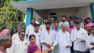 బ్రిక్స్ విందులో ‘ప్యూర్ వెజ్’ మెనూ వివాదం: రాహుల్ గాంధీ పరోక్ష చురకలు, రాజకీయ దుమారం బ్రిక్స్ విందులో ‘ప్యూర్ వెజ్’ మెనూ వివాదం: రాహుల్ గాంధీ పరోక్ష చురకలు, రాజకీయ దుమారం