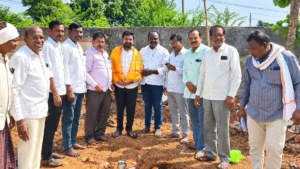నవాబ్పేటలో మహాలక్ష్మి దేవిగా దర్శనమిచ్చిన దుర్గామాత... ప్రత్యేక పూజలు, అన్నదాన కార్యక్రమం నవాబ్పేటలో మహాలక్ష్మి దేవిగా దర్శనమిచ్చిన దుర్గామాత... ప్రత్యేక పూజలు, అన్నదాన కార్యక్రమం