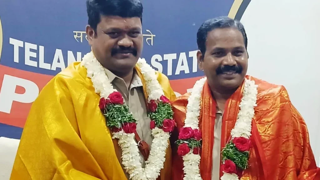 కేశంపేట నూతన ఎస్‌హెచ్‌ఓగా శ్రీనివాస్ బాధ్యతల స్వీకరణ