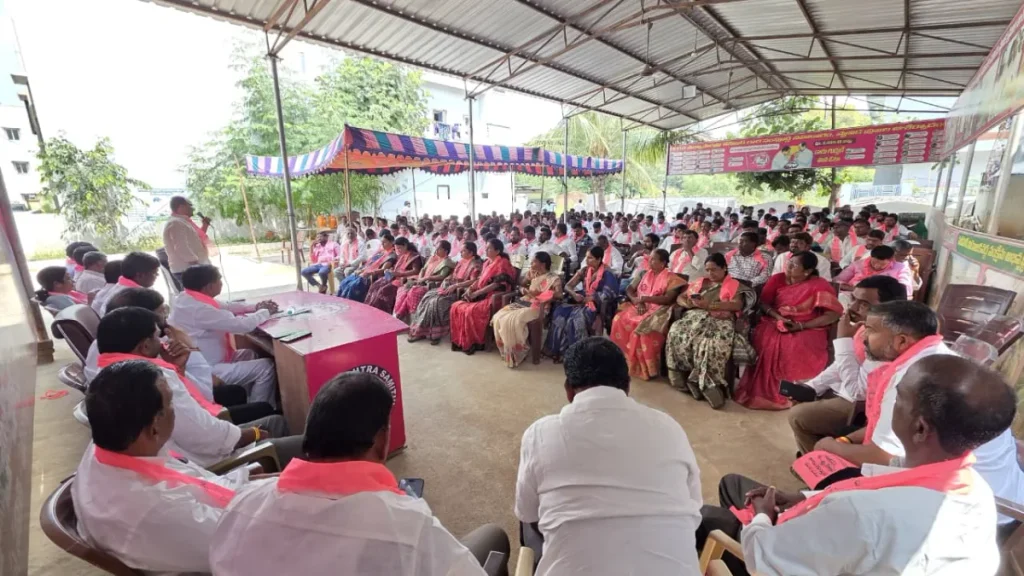 యువత ఆలోచించాలి.. పట్టభద్రుల ఎమ్మెల్సీ ఎన్నికల్లో కాంగ్రెస్‌ను ఓడించాలి: మాజీ ఎమ్మెల్యే అంజయ్య యాదవ్ పిలుపు