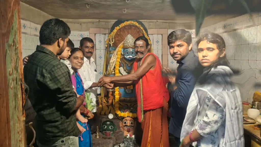 కోయగుట్ట మల్లన్న ఆలయంలో ఘనంగా దసరా వేడుకలు: జమ్మి వృక్షానికి ప్రత్యేక పూజలు