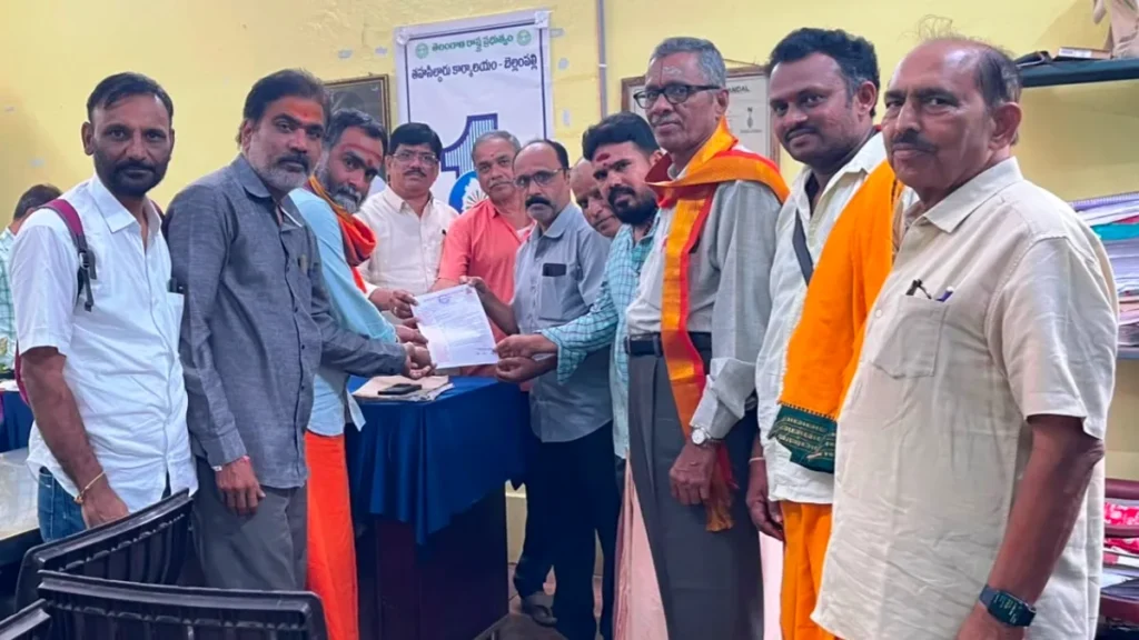 గోశాల, వేద పాఠశాలకు స్థలం కేటాయించాలని వినతి