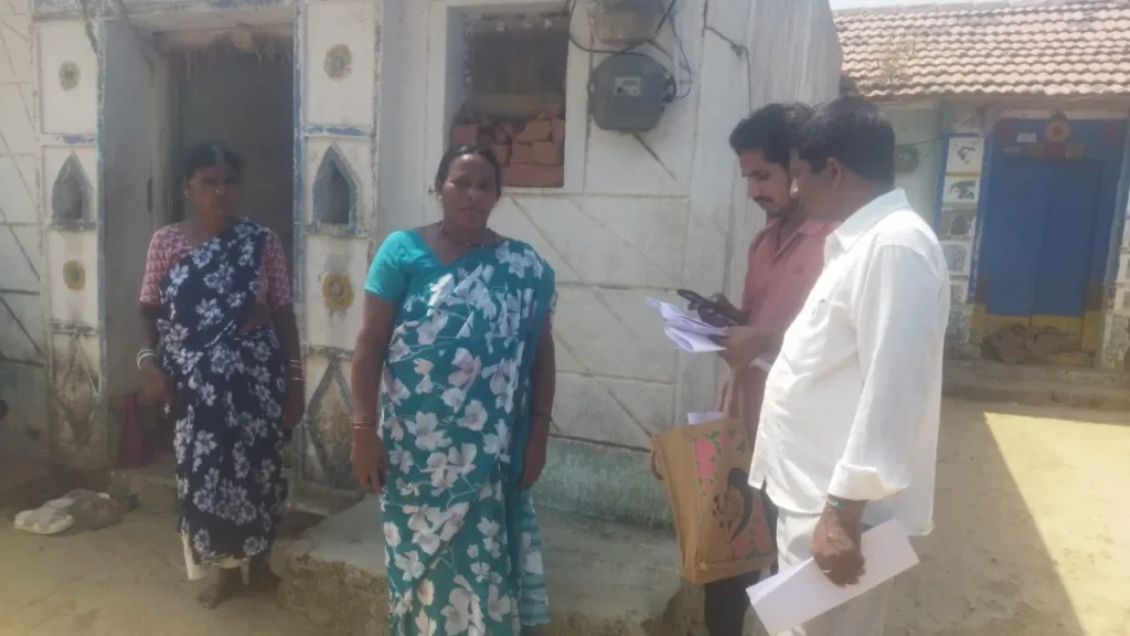 టేక్మాల్‌లో ఓటర్ల జాబితా సర్వే: 52 మంది నుంచి రాని సమాధానం