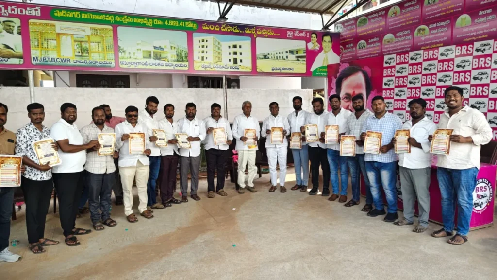 దేవి నవరాత్రులకు మాజీ ఎమ్మెల్యే అంజయ్య యాదవ్‌కు ఆహ్వానం
