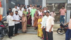 రైతులు సాంకేతిక పద్ధతులను పాటించి అధిక దిగుబడులు సాధించాలి: మంత్రి వివేక్ వెంకటస్వామి రైతులు సాంకేతిక పద్ధతులను పాటించి అధిక దిగుబడులు సాధించాలి: మంత్రి వివేక్ వెంకటస్వామి