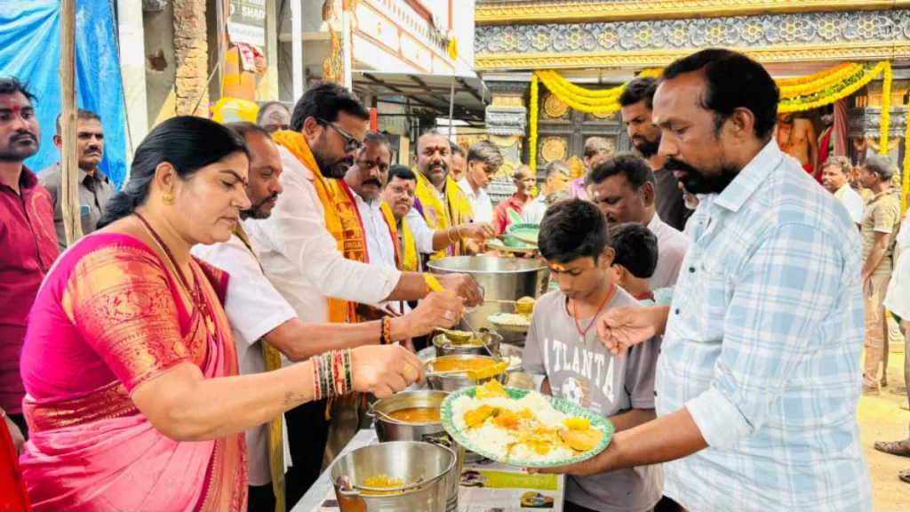 ఆధ్యాత్మిక ఉత్సవాలు సమాజంలో భక్తిభావాన్ని పెంపొందిస్థాయి : ఎమ్మెల్సీ నవీన్ రెడ్డి ఆధ్యాత్మిక ఉత్సవాలు సమాజంలో భక్తిభావాన్ని పెంపొందిస్థాయి ఎమ్మెల్సీ నవీన్ రెడ్డి