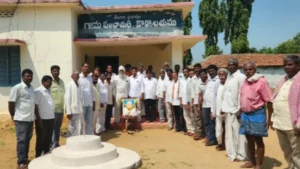 6వ వార్డులో బతుకమ్మ చీరల పంపిణీ