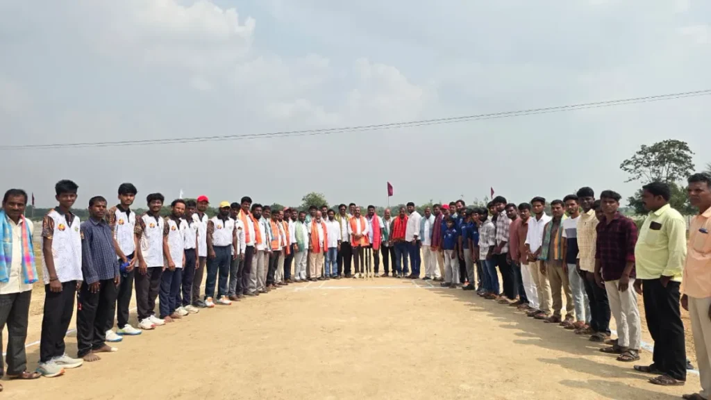 యువతలో క్రీడా స్ఫూర్తిని పెంపొందించడానికే క్రికెట్ టోర్నమెంట్లు యువతలో క్రీడా స్ఫూర్తిని పెంపొందించడానికే క్రికెట్ టోర్నమెంట్లు
