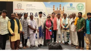రవీంద్రభారతిలో మంత్రి జూపల్లిని కలిసిన జానపద కళాకారుల ఐక్యవేదిక