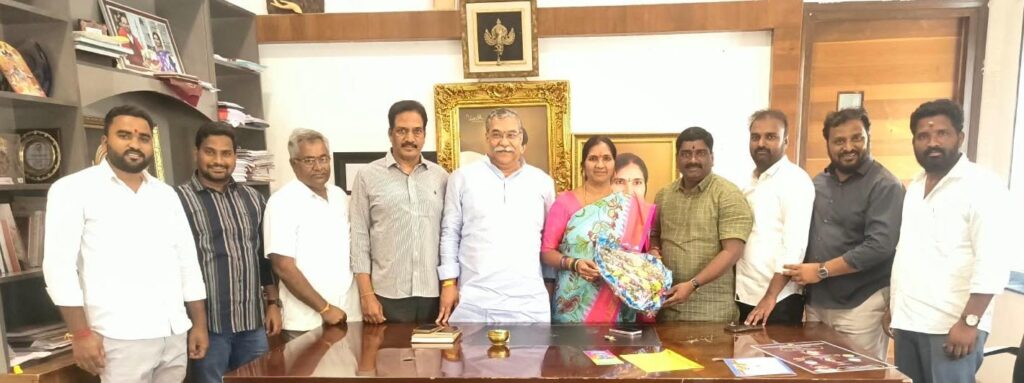 మాజీ డిప్యూటీ స్పీకర్ పద్మా దేవేందర్ రెడ్డికి దసరా శుభాకాంక్షలు తెలిపిన మెదక్ బీఆర్‌ఎస్ నాయకులు