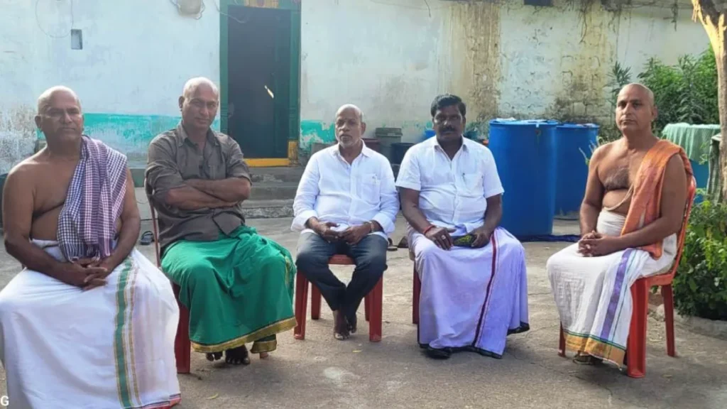శ్రీధరచారి కుటుంబాన్ని పరామర్శించిన తెలంగాణ రక్షణ సేన పార్టీ నాయకులు