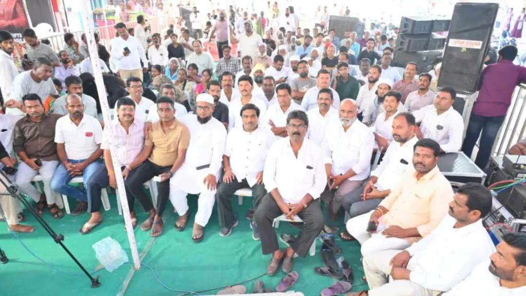 రెండో రోజు సంగారెడ్డిలో కొనసాగిన జగ్గారెడ్డి దంపతుల దీక్ష