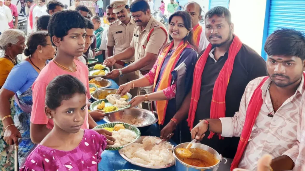 సంగెం గ్రామంలో వైభవంగా దుర్గాదేవి నవరాత్రి ఉత్సవాలు సంగెం గ్రామంలో వైభవంగా దుర్గాదేవి నవరాత్రి ఉత్సవాలు