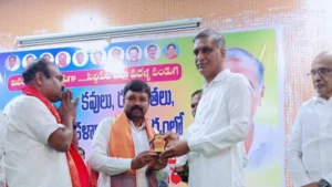 గణేష్ మండపంలో పూజారి గుండెపోటుతో మృతి